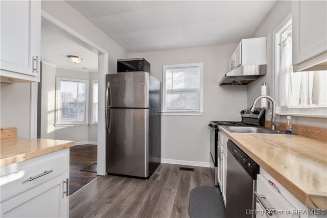 512 W Owen Street, Scottsburg, IN 47170