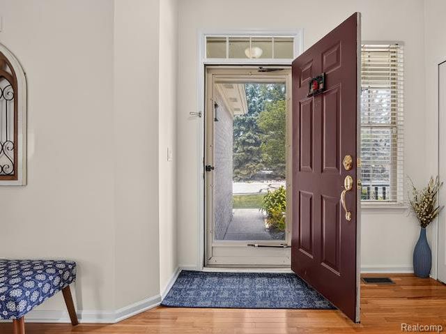 32969 Brookside Circle 18, Livonia, MI 48152