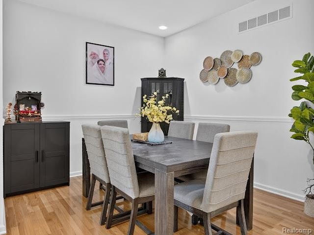 32969 Brookside Circle 18, Livonia, MI 48152