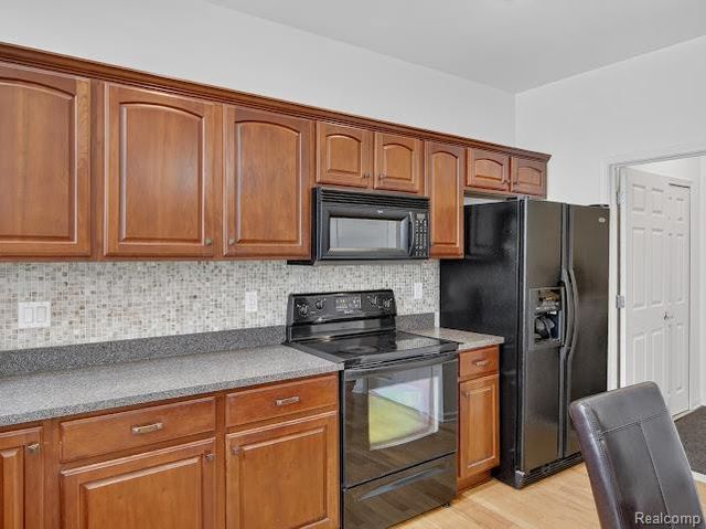 32969 Brookside Circle 18, Livonia, MI 48152