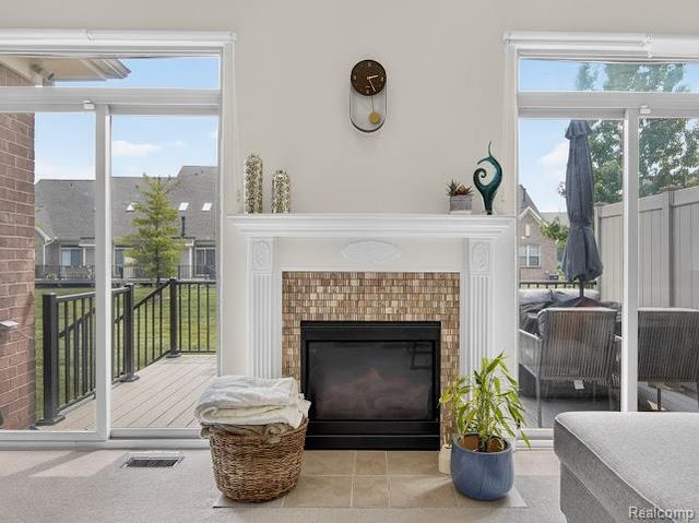 32969 Brookside Circle 18, Livonia, MI 48152