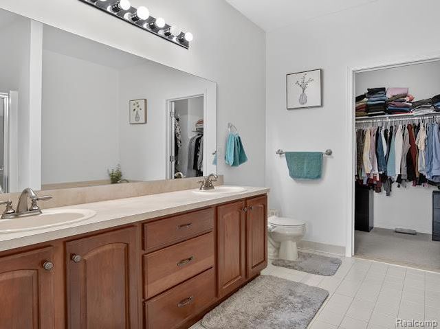 32969 Brookside Circle 18, Livonia, MI 48152
