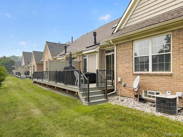 32969 Brookside Circle 18, Livonia, MI 48152