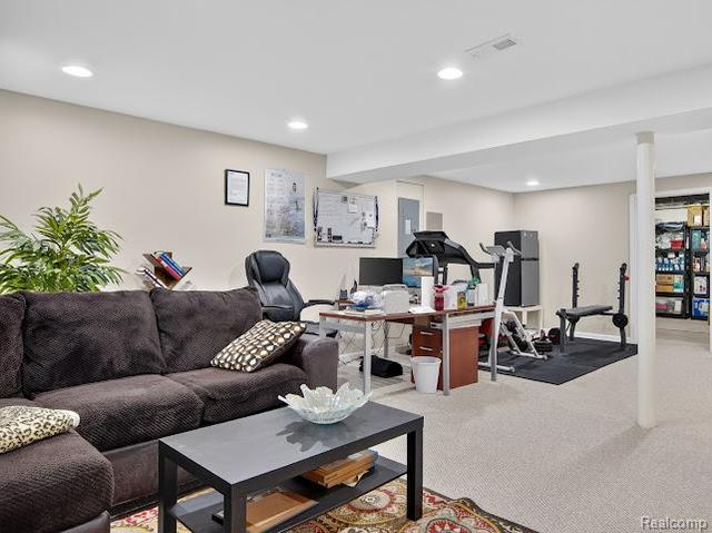 32969 Brookside Circle 18, Livonia, MI 48152