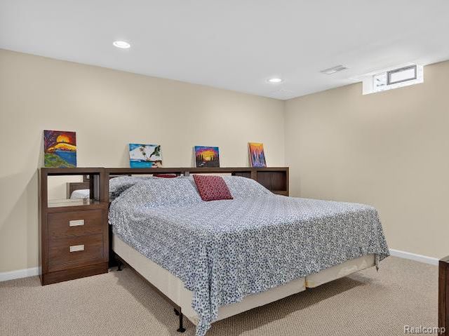 32969 Brookside Circle 18, Livonia, MI 48152