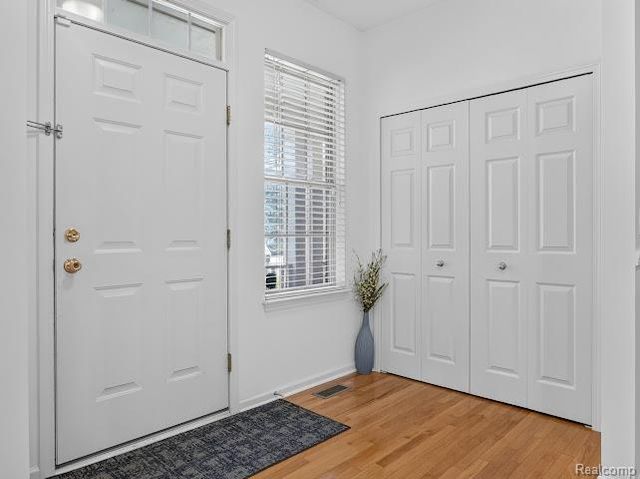 32969 Brookside Circle 18, Livonia, MI 48152