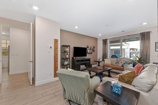 9960 Ted Kolb Way, Elk Grove, CA 95624