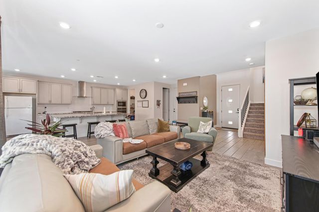 9960 Ted Kolb Way, Elk Grove, CA 95624