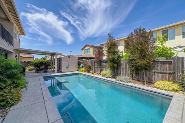 9960 Ted Kolb Way, Elk Grove, CA 95624