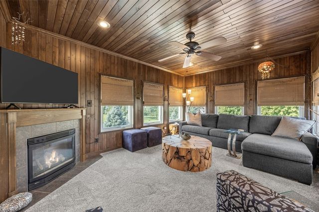 5310 Sterling Heights Drive, Marion, IA 52302