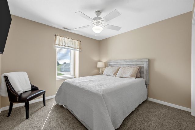 5310 Sterling Heights Drive, Marion, IA 52302
