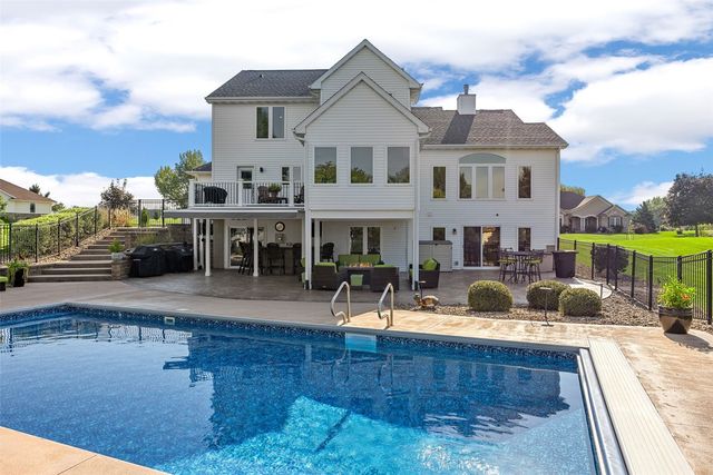 5310 Sterling Heights Drive, Marion, IA 52302