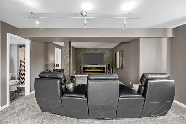 5310 Sterling Heights Drive, Marion, IA 52302