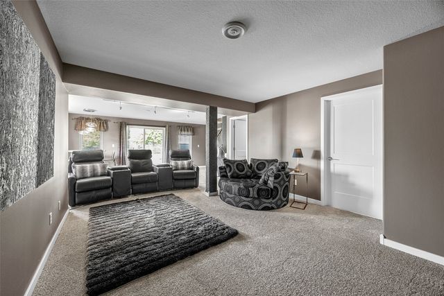 5310 Sterling Heights Drive, Marion, IA 52302