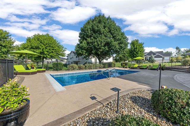 5310 Sterling Heights Drive, Marion, IA 52302