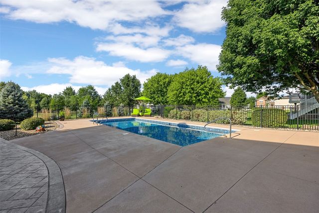 5310 Sterling Heights Drive, Marion, IA 52302