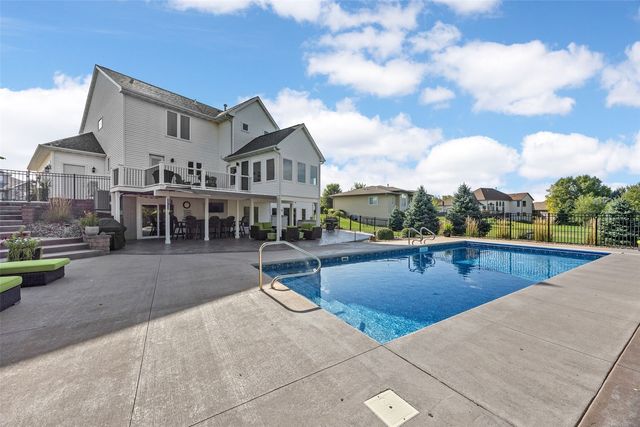 5310 Sterling Heights Drive, Marion, IA 52302