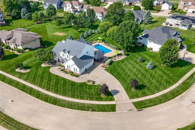 5310 Sterling Heights Drive, Marion, IA 52302