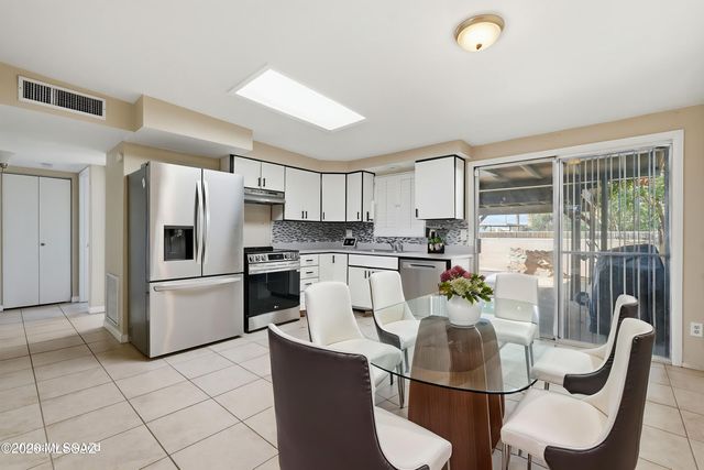 4037 S Queen Palm Drive, Tucson, AZ 85730