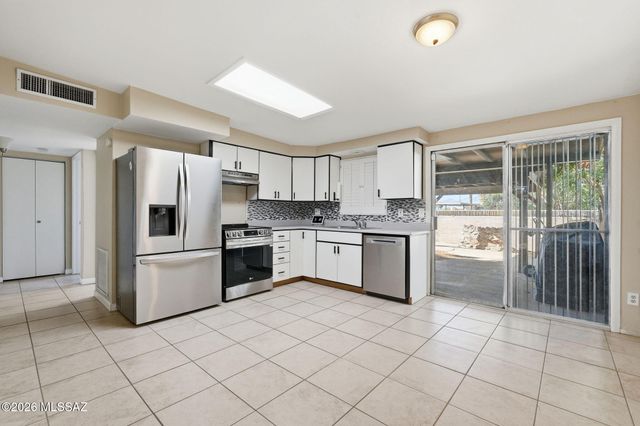 4037 S Queen Palm Drive, Tucson, AZ 85730