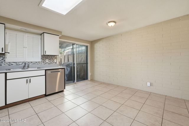 4037 S Queen Palm Drive, Tucson, AZ 85730