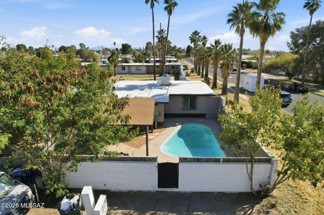 4037 S Queen Palm Drive, Tucson, AZ 85730