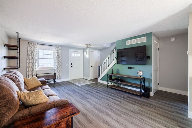 25 Southfield Drive, Webster, NY 14580