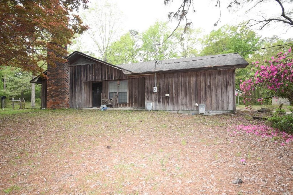 2219 E Hwy 98, Columbia, MS 39429