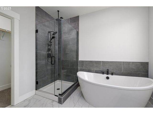 15237 Se TOWERS Ter, Milwaukie, OR 97267