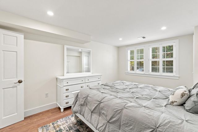 33 Dexter Avenue, Sandwich, MA 02563