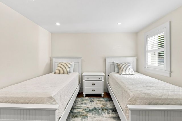 33 Dexter Avenue, Sandwich, MA 02563
