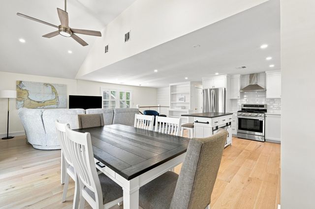 33 Dexter Avenue, Sandwich, MA 02563