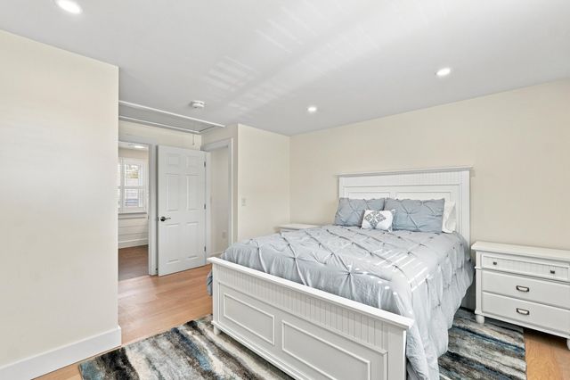 33 Dexter Avenue, Sandwich, MA 02563