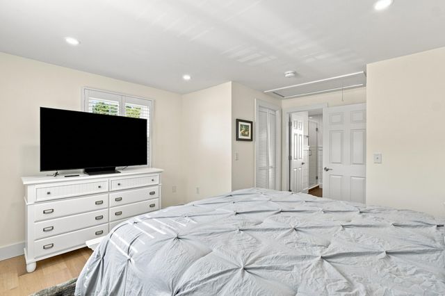 33 Dexter Avenue, Sandwich, MA 02563