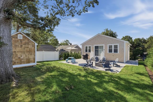 33 Dexter Avenue, Sandwich, MA 02563