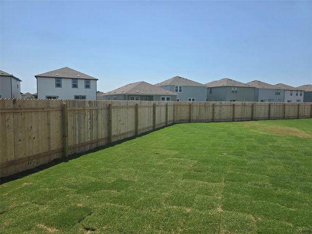 501 McFadin WAY, Taylor, TX 76574