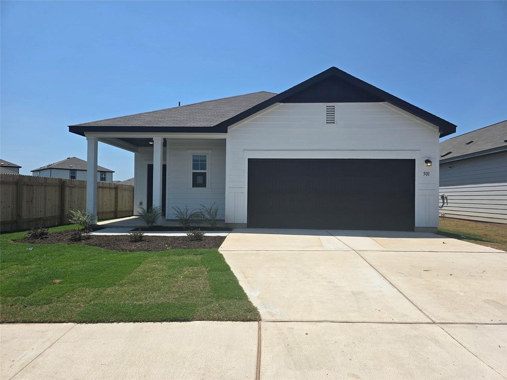 501 McFadin WAY, Taylor, TX 76574