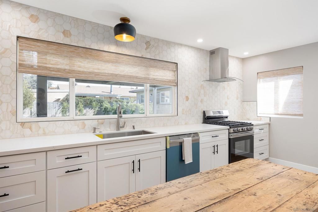 853 Elm Ave., Chula Vista, CA 91911