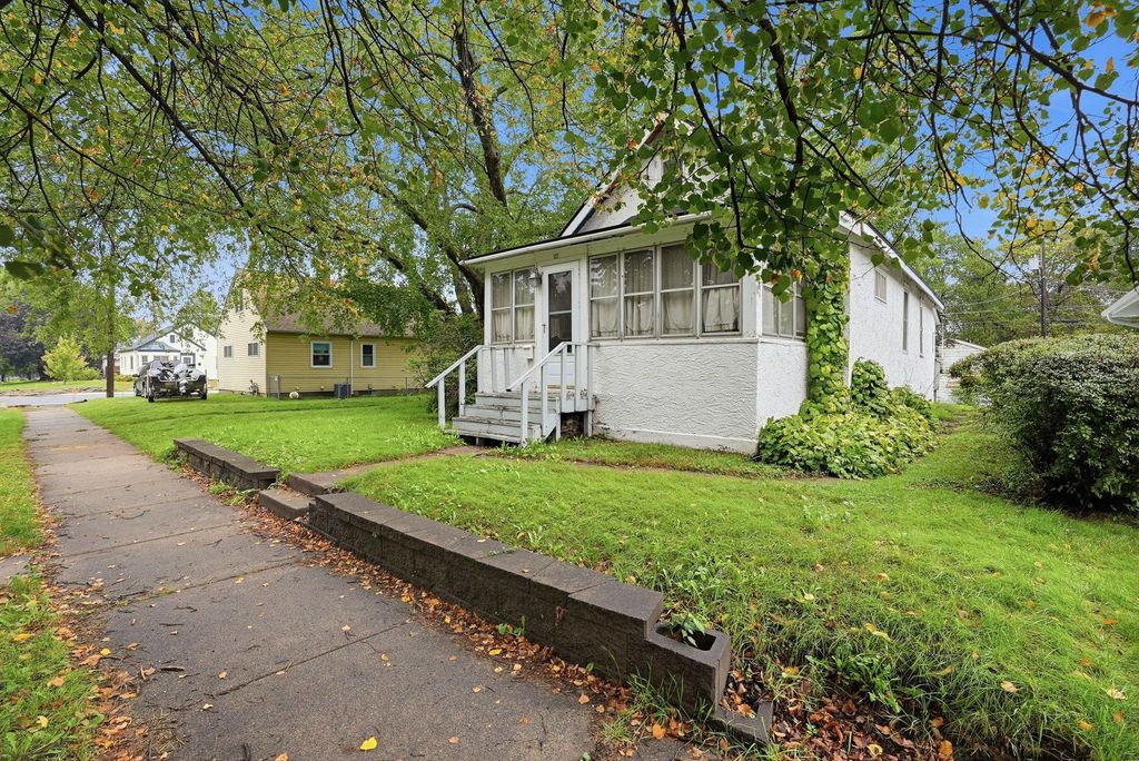 111 14th Avenue S, South Saint Paul, MN 55075 — exterior