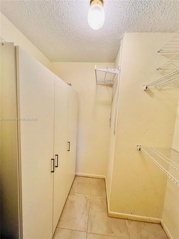 9820 S Hollybrook Lake Dr 202, Pembroke Pines, FL 33025