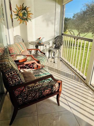 9820 S Hollybrook Lake Dr 202, Pembroke Pines, FL 33025