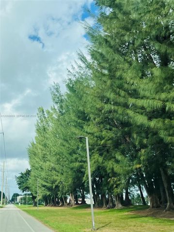 9820 S Hollybrook Lake Dr 202, Pembroke Pines, FL 33025