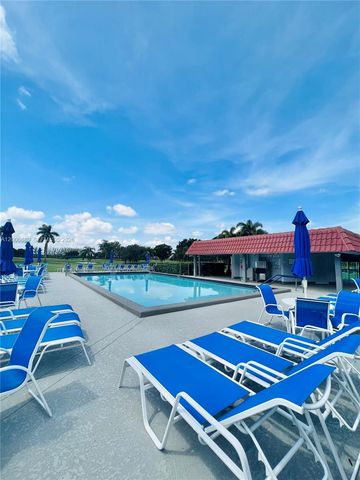 9820 S Hollybrook Lake Dr 202, Pembroke Pines, FL 33025