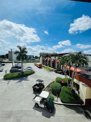 9820 S Hollybrook Lake Dr 202, Pembroke Pines, FL 33025