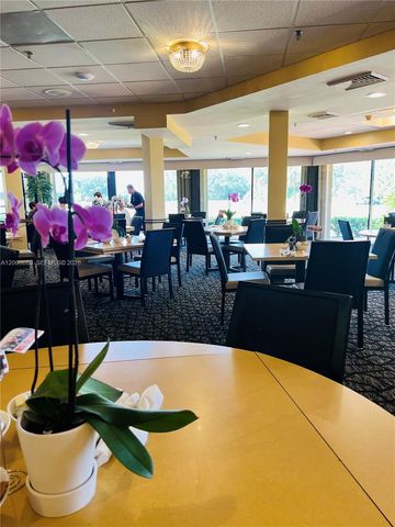 9820 S Hollybrook Lake Dr 202, Pembroke Pines, FL 33025