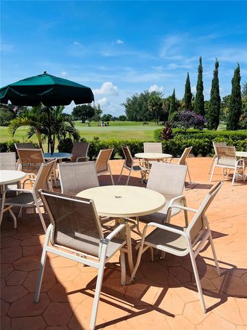 9820 S Hollybrook Lake Dr 202, Pembroke Pines, FL 33025