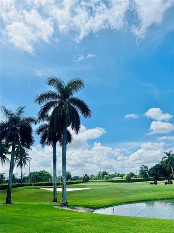 9820 S Hollybrook Lake Dr 202, Pembroke Pines, FL 33025