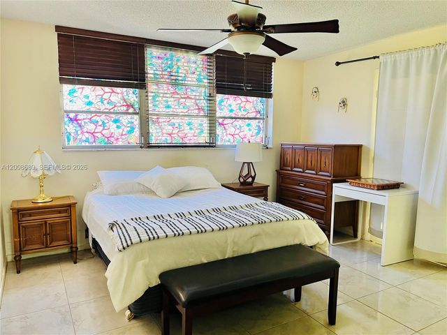 9820 S Hollybrook Lake Dr 202, Pembroke Pines, FL 33025