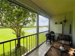9820 S Hollybrook Lake Dr 202, Pembroke Pines, FL 33025