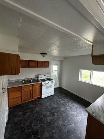 1355 3rd Avenue, Marion, IA 52302